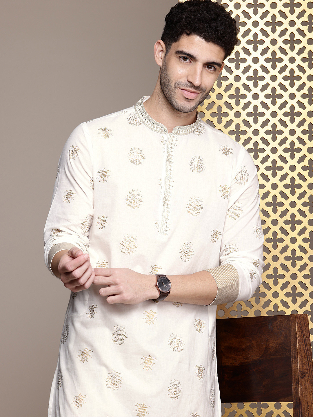 

House of Pataudi Ethnic Motifs Printed Sequinned Detail Pure Cotton Jashn Kurta, White