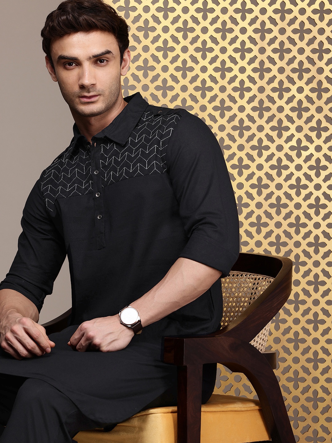 

House of Pataudi Men Embroidered Pure Cotton Jashn Pathani Kurta with Trousers, Black