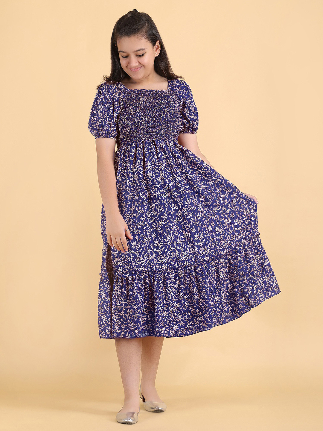 

DEKLOOK Kids-Girls Floral Print Square Neck Puff Sleeves A-Line Midi Dress, Blue
