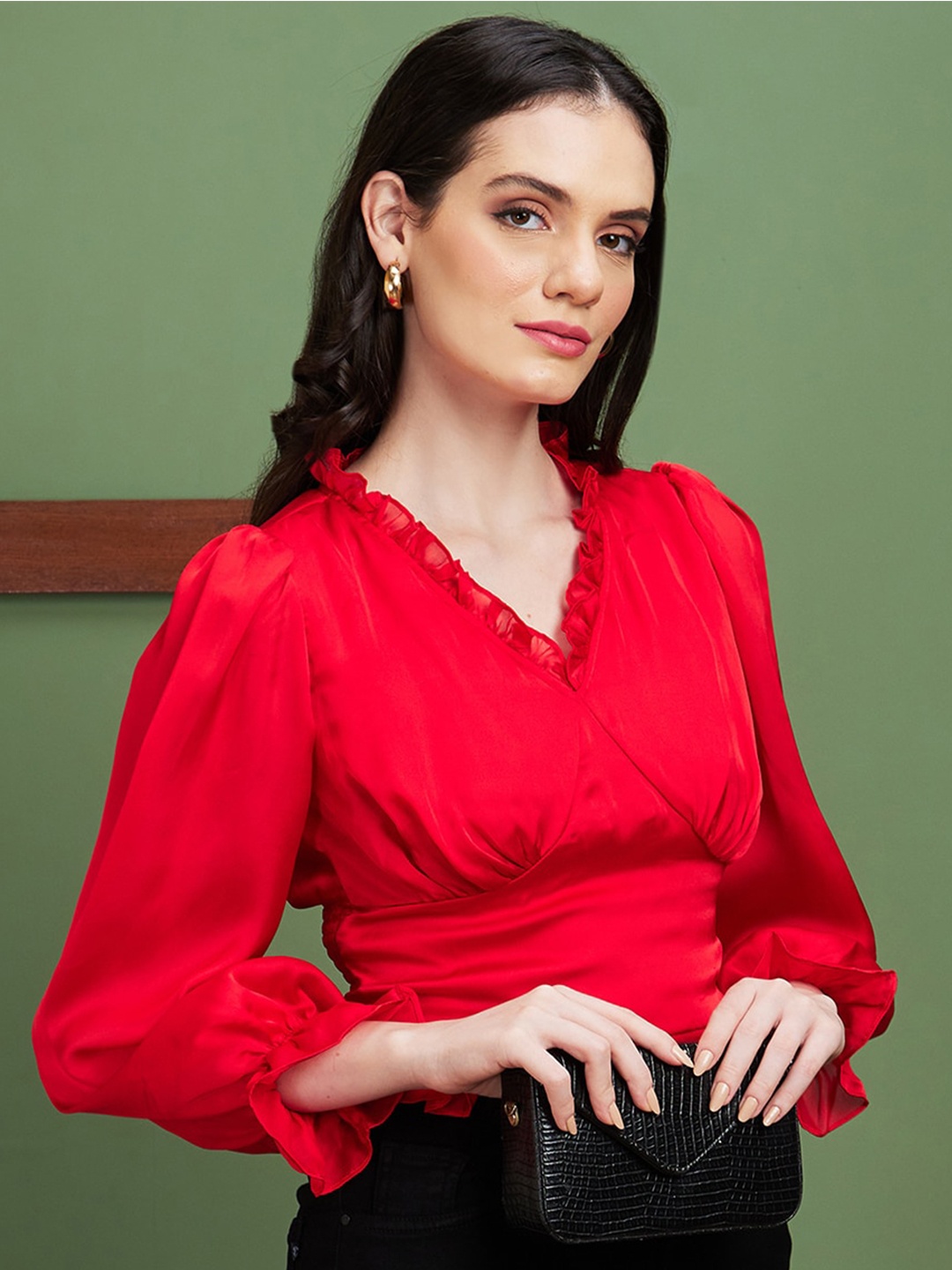 

Globus Red V-Neck Smocking Empire Top