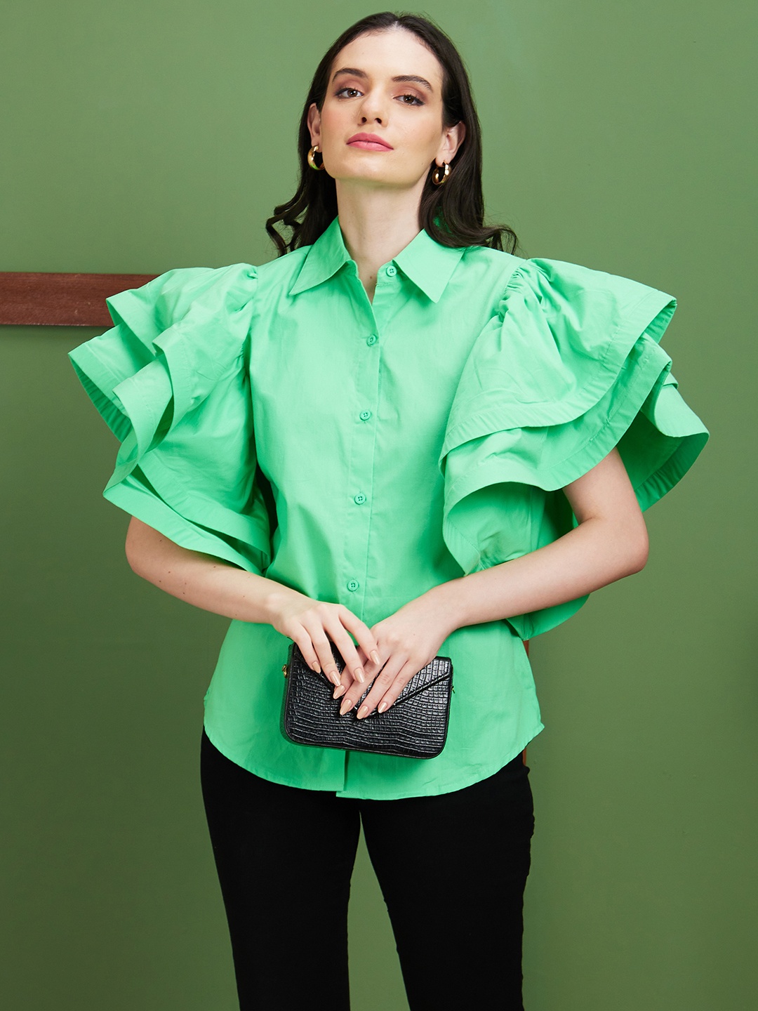 

Globus Green Shirt Style Cotton Flared Sleeves Top