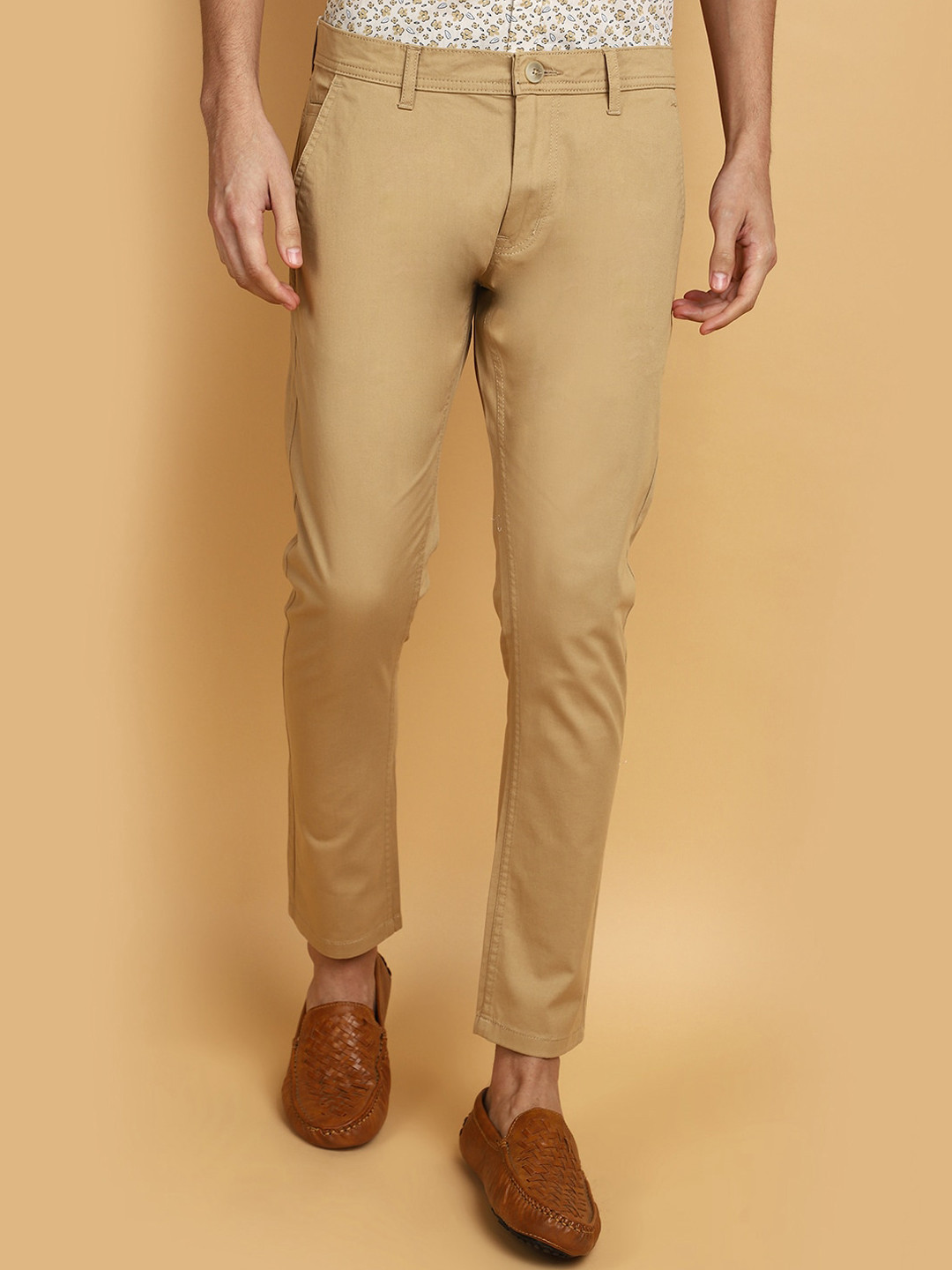 

V-Mart Men Mid-rise Cotton Regular Fit Chinos Trousers, Beige