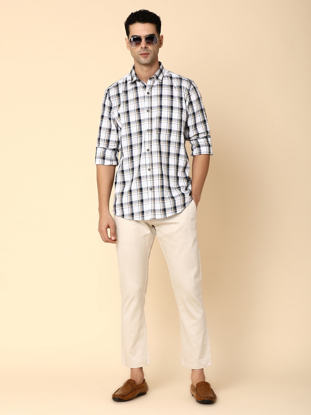 

V-Mart Men Cotton Casual Trousers, Cream