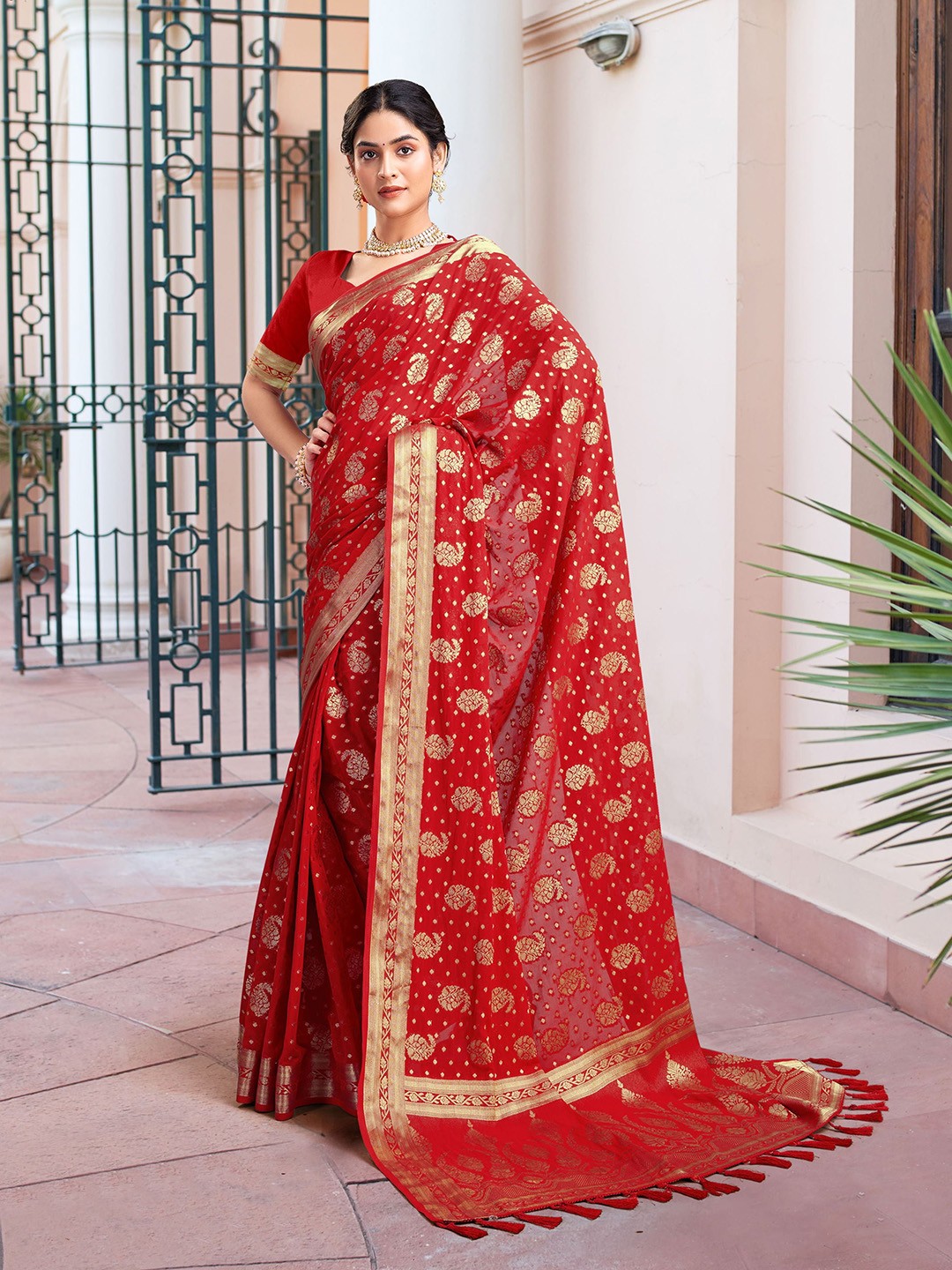 

DIVASTRI Ethnic Motifs Woven Design Zari Pure Georgette Banarasi Saree, Red