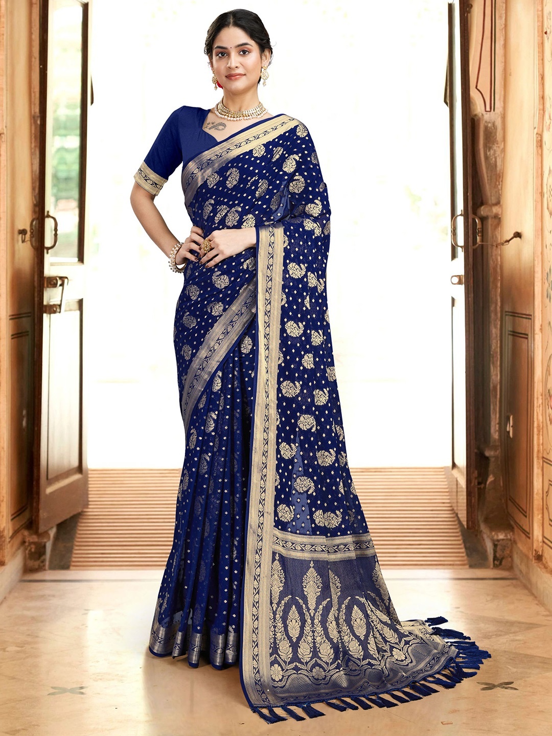 

DIVASTRI Ethnic Woven Design Zari Pure Georgette Banarasi Saree, Navy blue