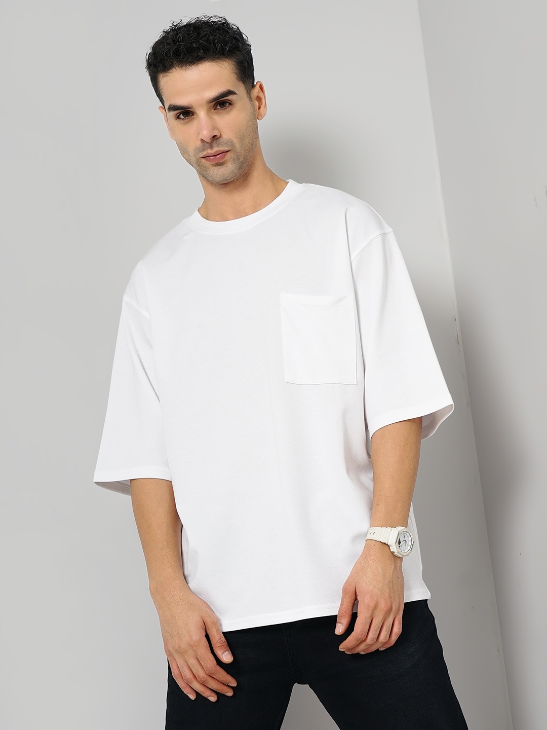 

Celio Cotton Round Neck Oversized Pockets T-shirt, Off white