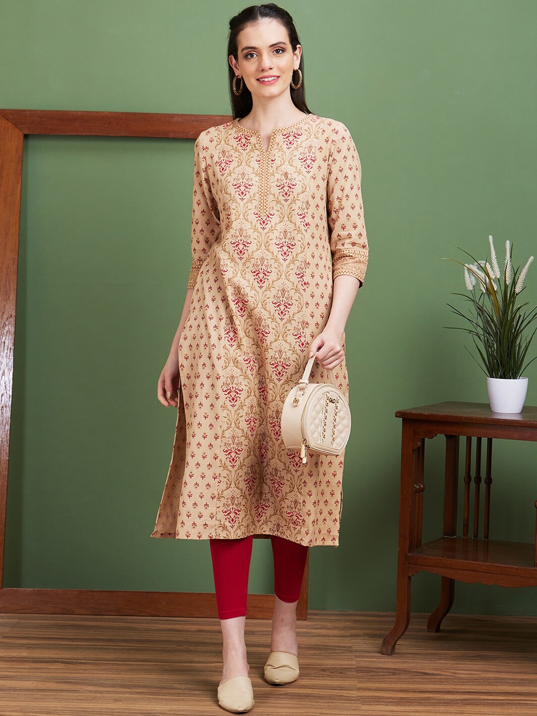 Globus Ethnic Motifs Printed Straight Kurta, Beige