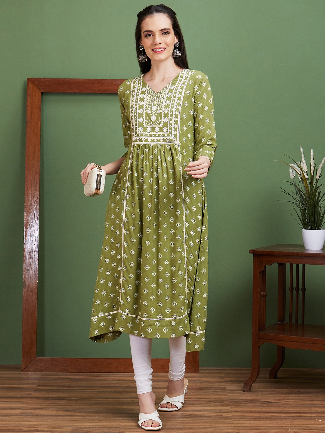 

Globus Green Ethnic Motifs Embroidered Thread Work Indie Prints V-Neck Anarkali Kurta