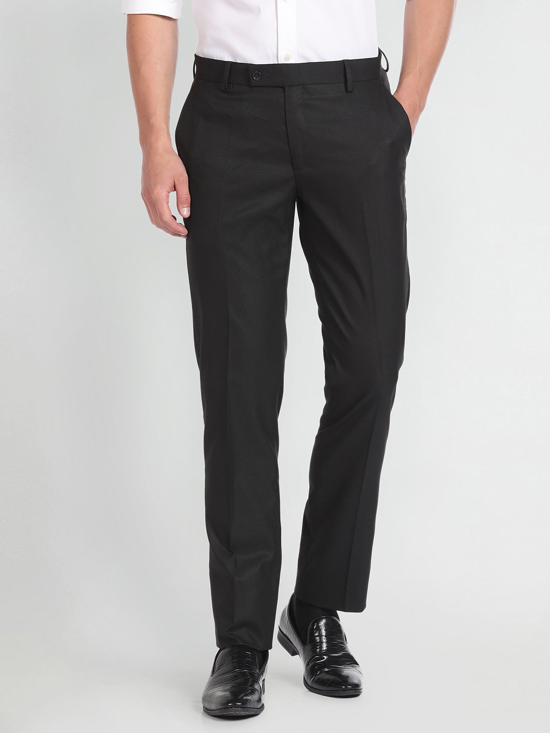 

Arrow New York Men Mid-Rise Plain Regular Fit Formal Trousers Trousers, Black