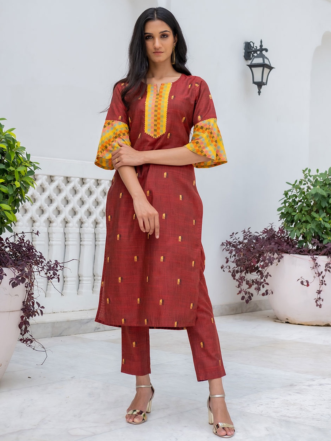 

Jaipur Kurti Maroon Ethnic Motifs Printed Straight Kurta with Trousers