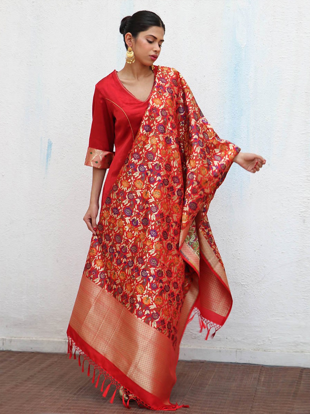 

Chidiyaa Woven Design Zari Banarasi Kimkhab Brocade Pure Silk Dupatta, Red