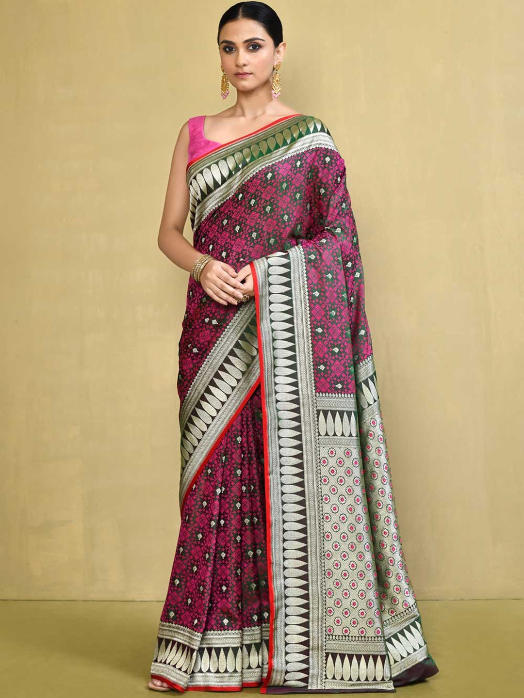 

Rasm by Muskaan Geometric Woven Design Zari Silk Banarasi Saree, Green