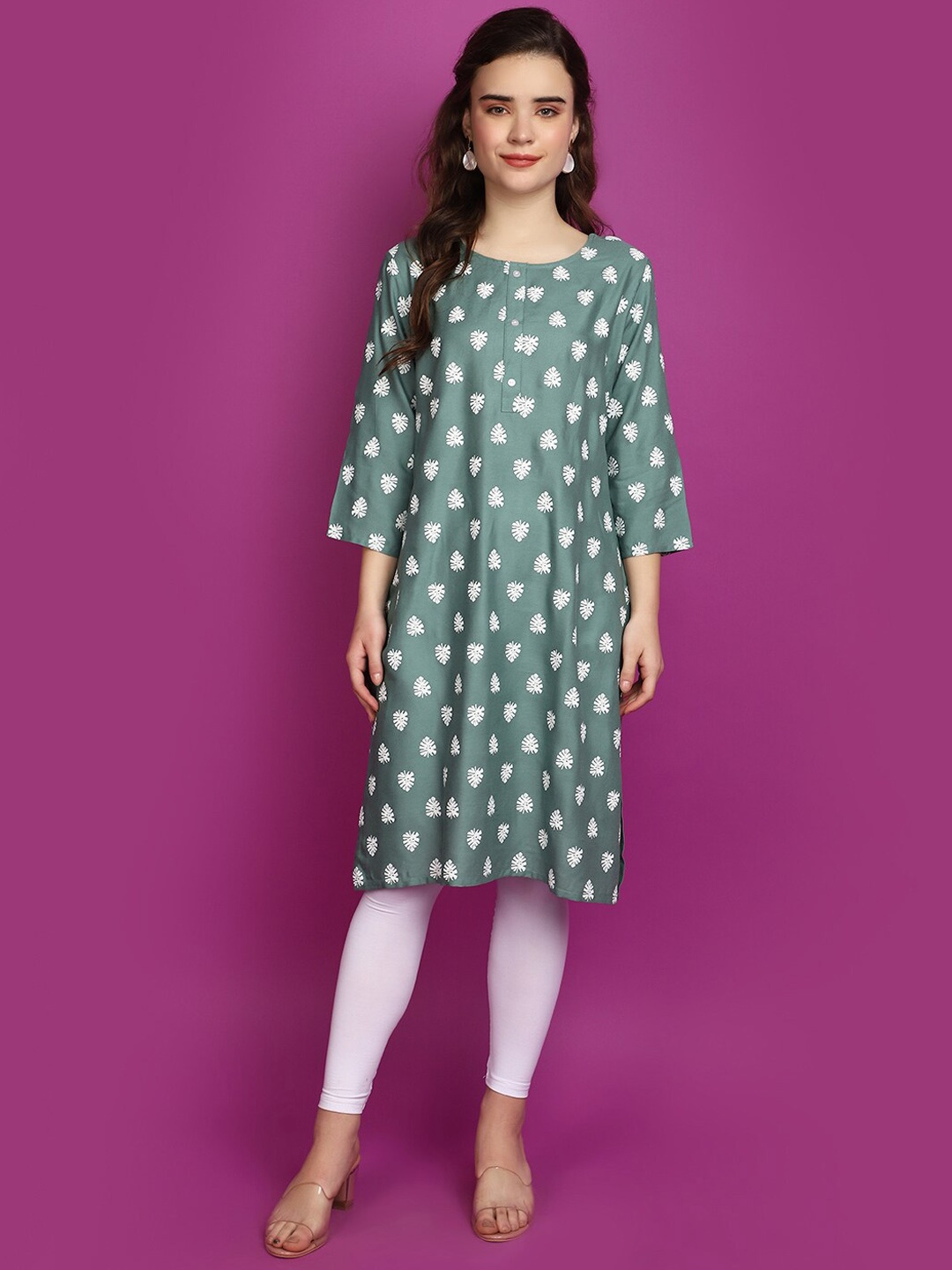

V-Mart Geometric Printed Cotton Kurta, Green