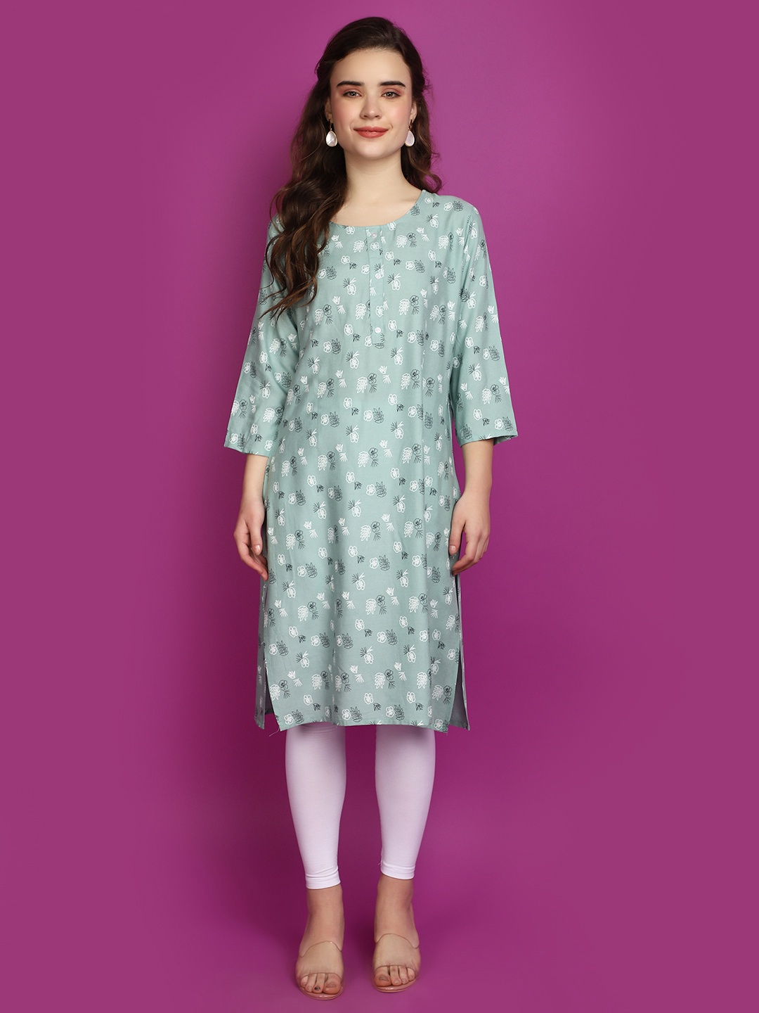 

V-Mart Abstract Keyhole Neck Cold-Shoulder Sleeves Thread Work Cotton Kurta, Green