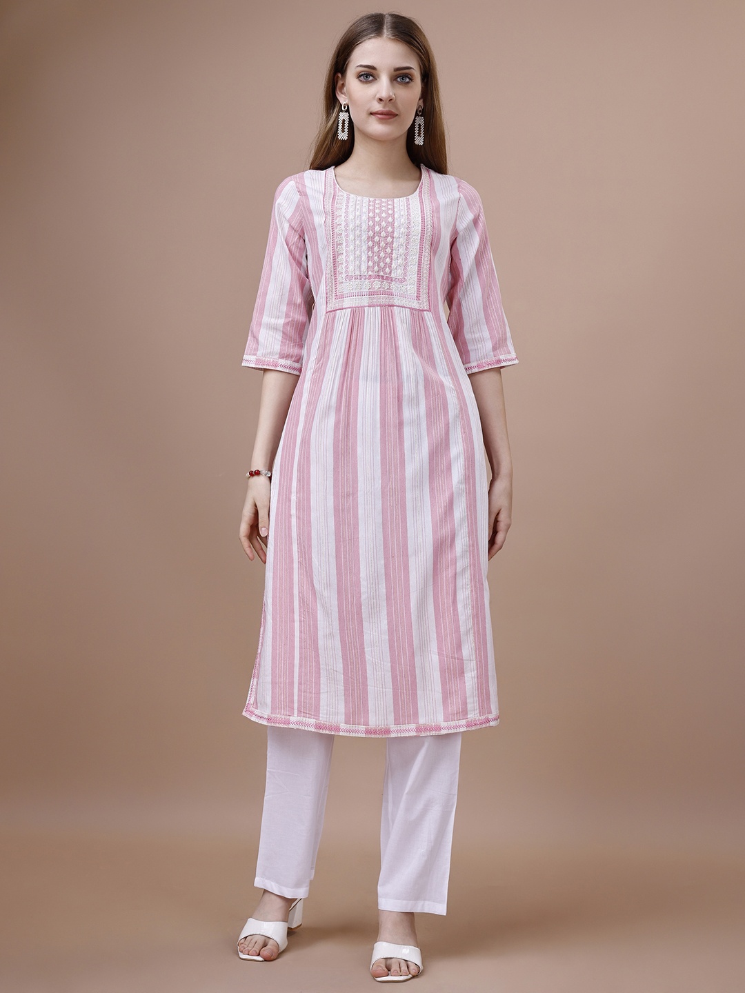 

Ode by House of Pataudi Pink Ethnic Motifs Striped Kurta