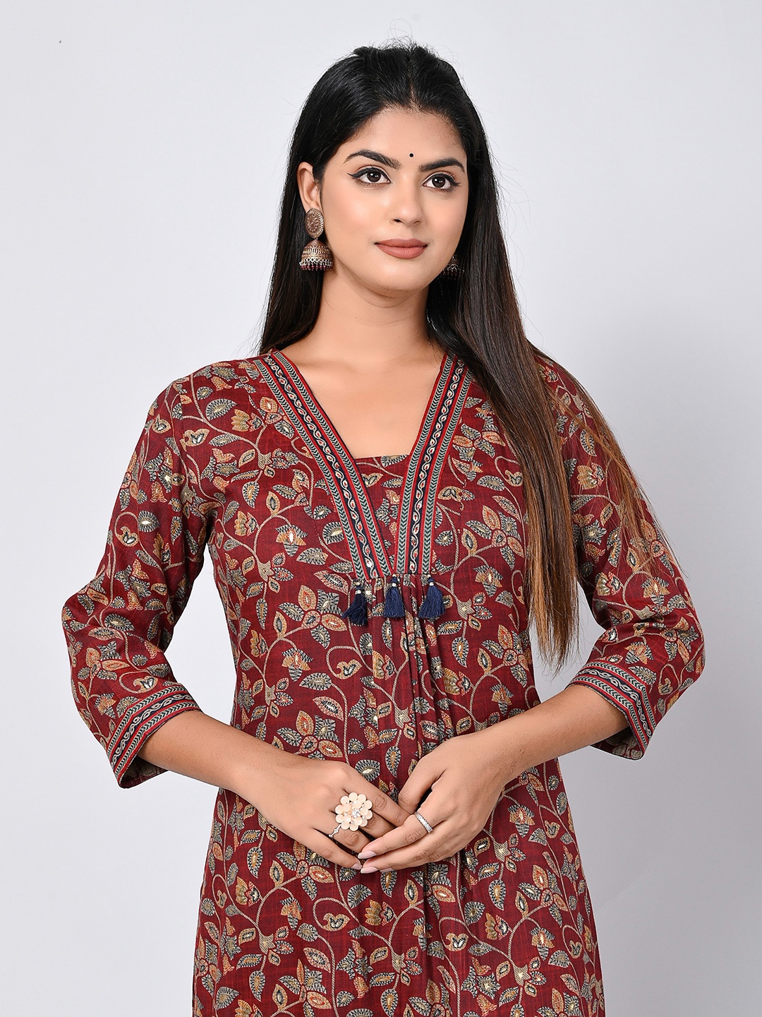 

Oash Floral Printed Sequinned Kurta With Trouser, Maroon