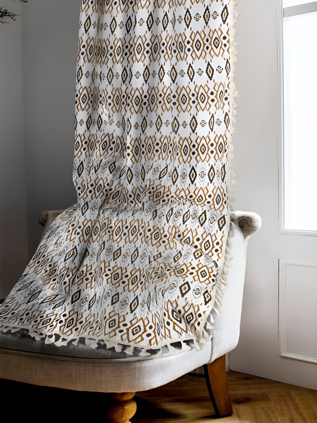 

Cortina White & Brown Single Ethnic Motifs Cotton Door Curtain