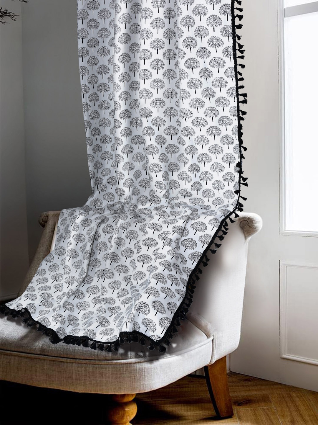 

Cortina Single Ethnic Motifs Printed Window Curtain, White