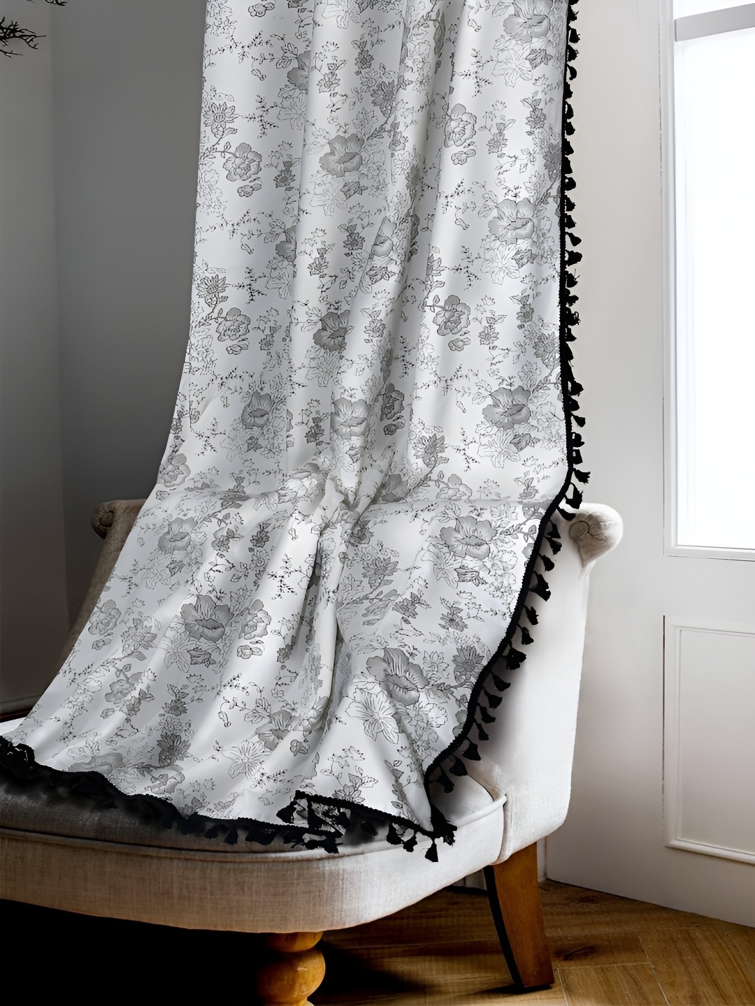 Cortina White & Black Single Floral Cotton Door Curtain