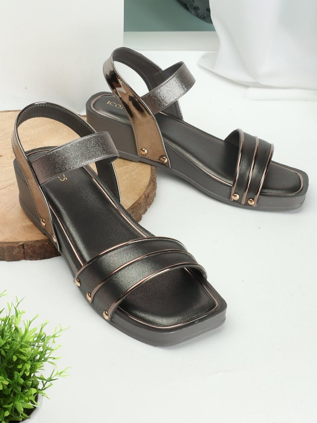 

ICONICS Open Toe Flatform Heels, Grey