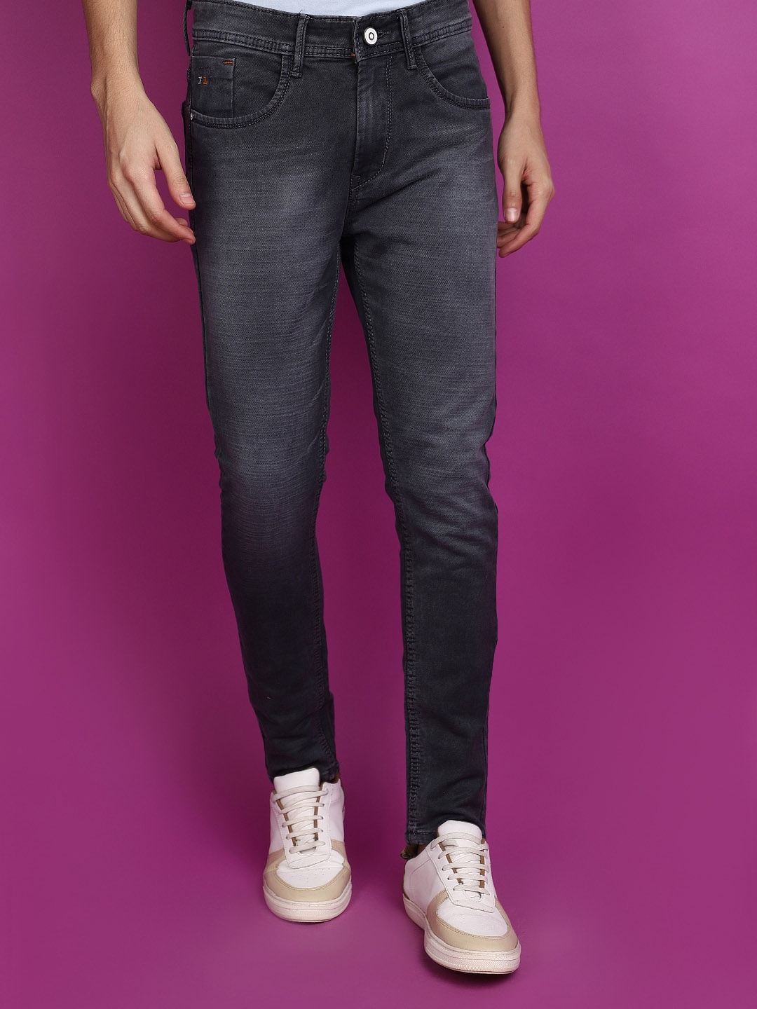 

V-Mart Men Skinny Fit Light Fade Jeans, Grey