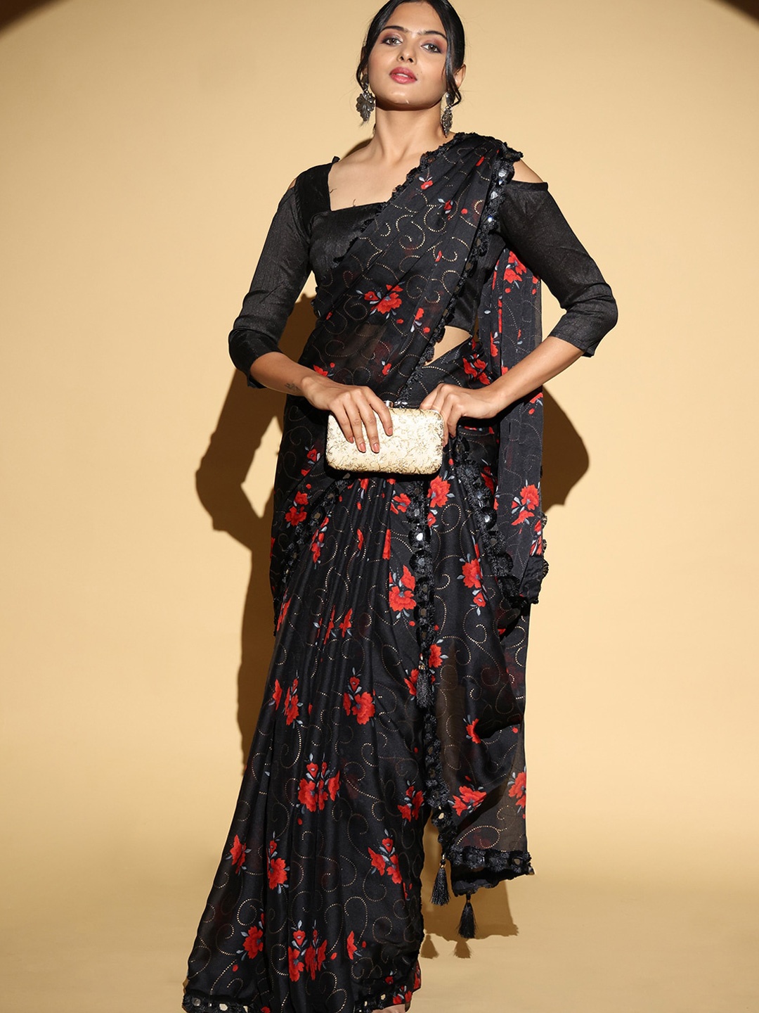 

PATLIPALLU Floral Print Mirror Work Saree with blouse, Black