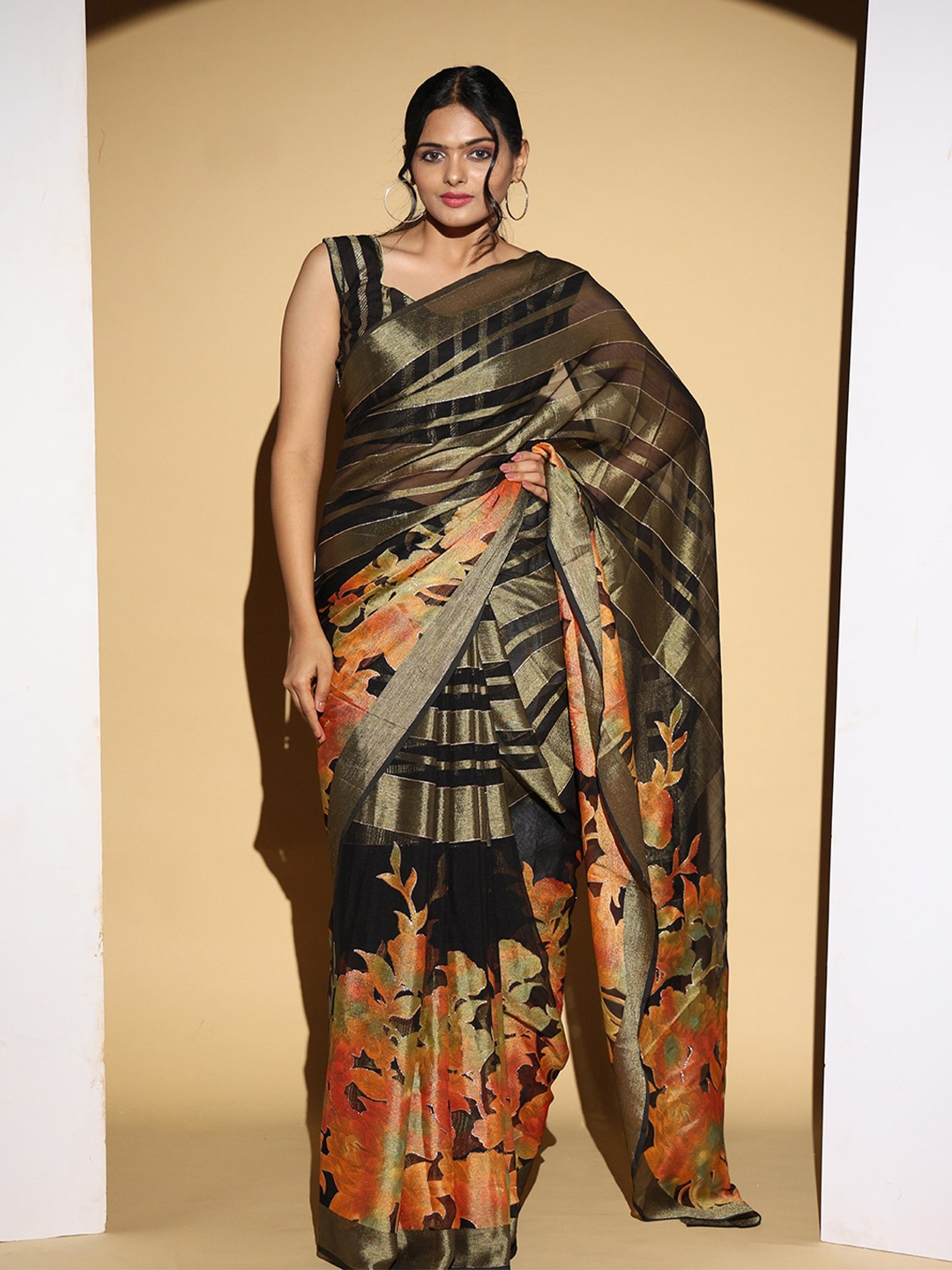 

PATLIPALLU Floral Print Saree, Black