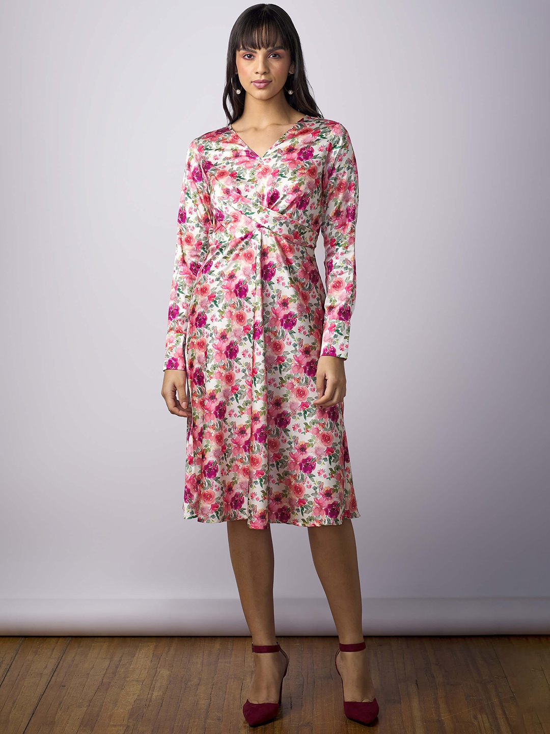 

SALT ATTIRE Floral Printed V-Neck Fit & Flare Opaque Casual Dress, Pink