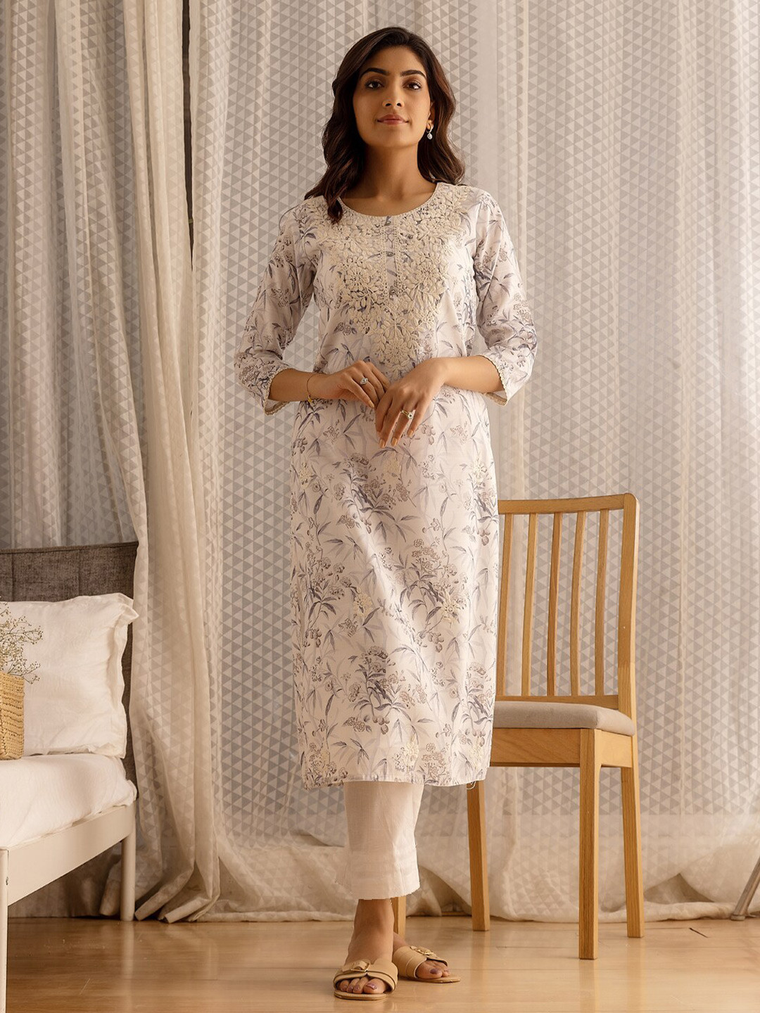 

Ode by House of Pataudi Floral Embroidered Linen Kurta With Trouser & Dupatta, White
