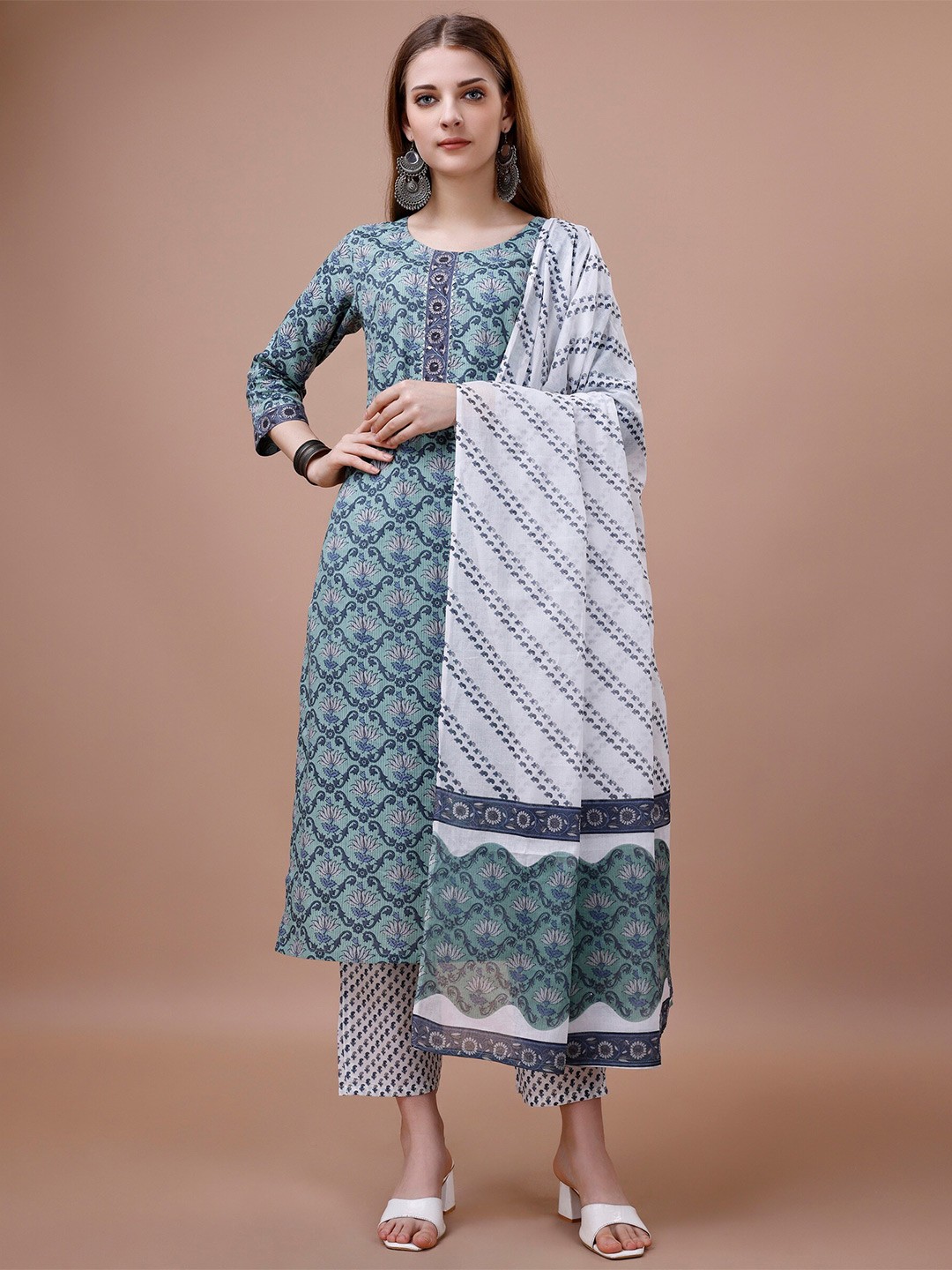 

Ode by House of Pataudi Floral Printed Pure Cotton Kurta With Trouser & Dupatta, Green