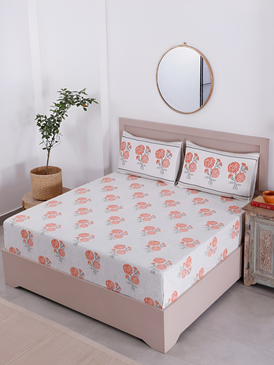 

Ratan Cart Orange & White Floral 120 TC Cotton King Bedsheet With 2 Pillow Covers