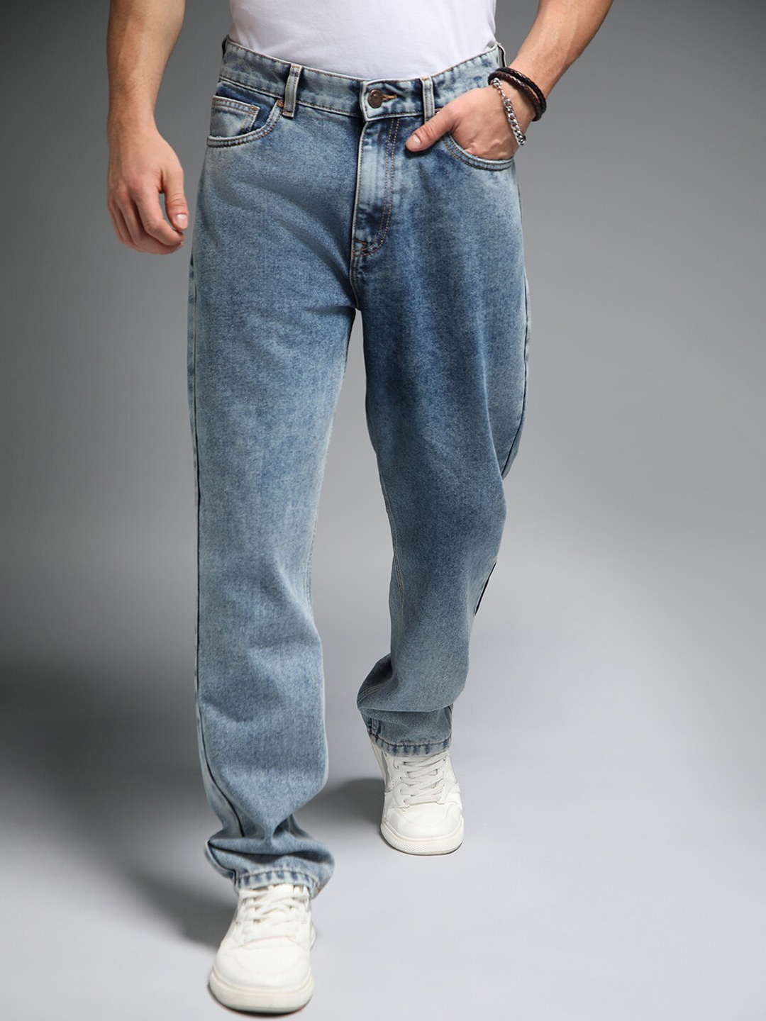 

High Star High Star Men Straight Fit Mid-Rise Clean Look Heavy Fade Cotton Jeans, Blue