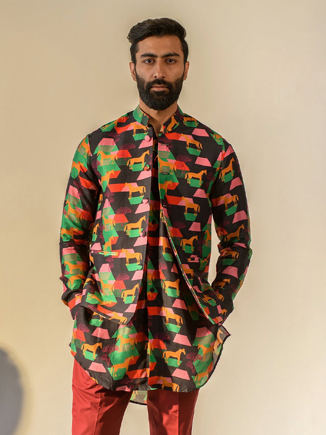 

QB MEN Floral Printed Mandarin Collar Pure Silk Kurta with Trousers, Grey