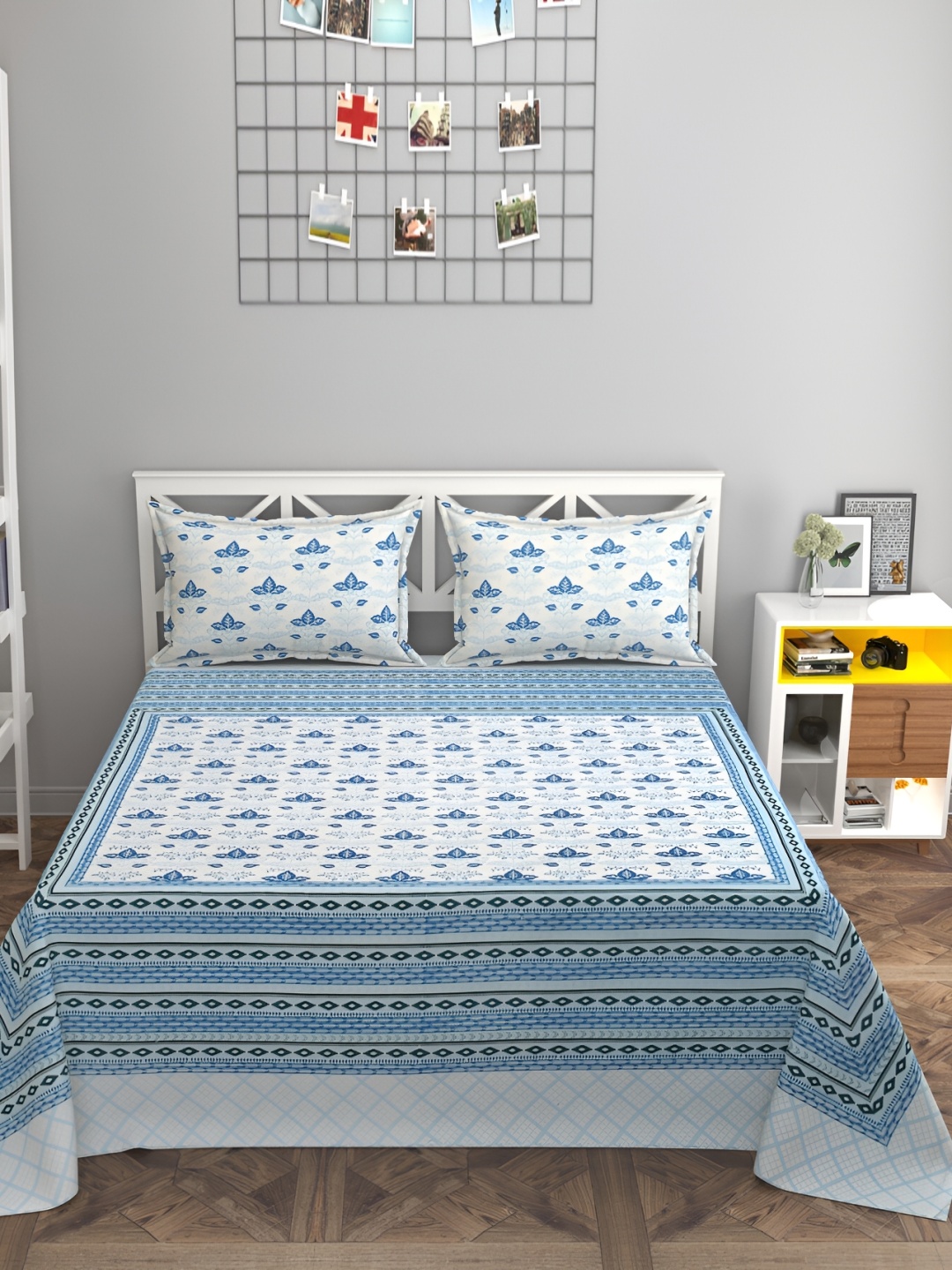 

HOMECRUST Blue & White Floral 300 TC Queen Bedsheet with 2 Pillow Covers