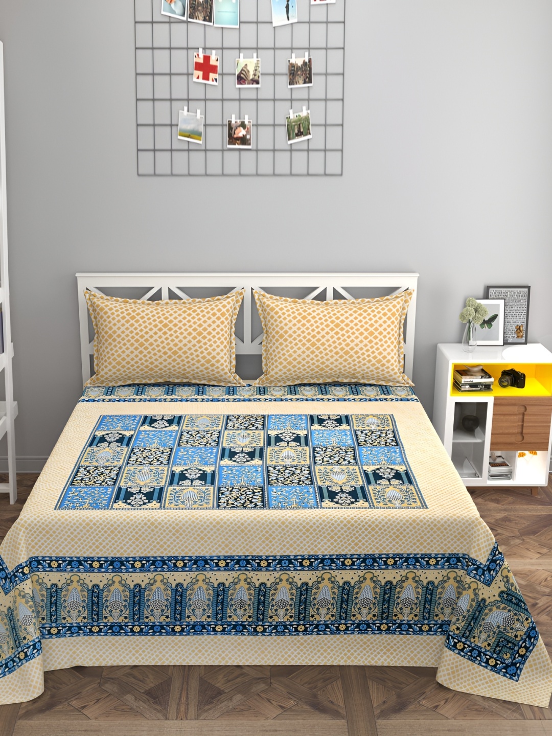 

HOMECRUST Blue & Peach Geometric 300 TC Queen Bedsheet with 2 Pillow Covers