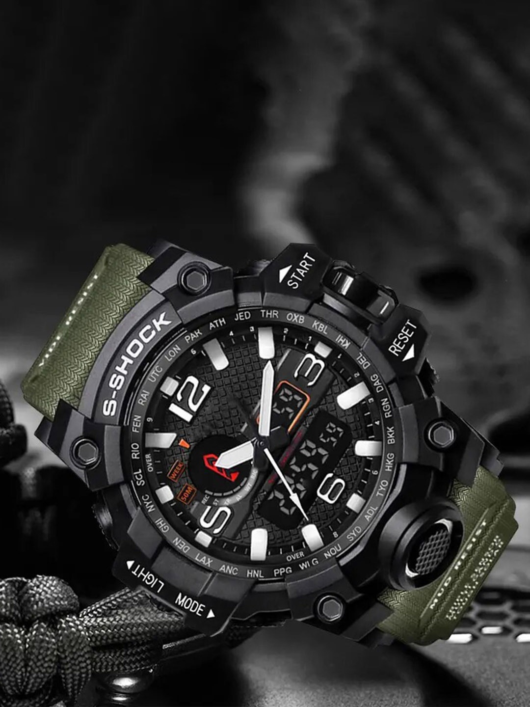 

WANTON Men Textured Dial & Silicon Straps Analogue and Digital Watch 1260 Green