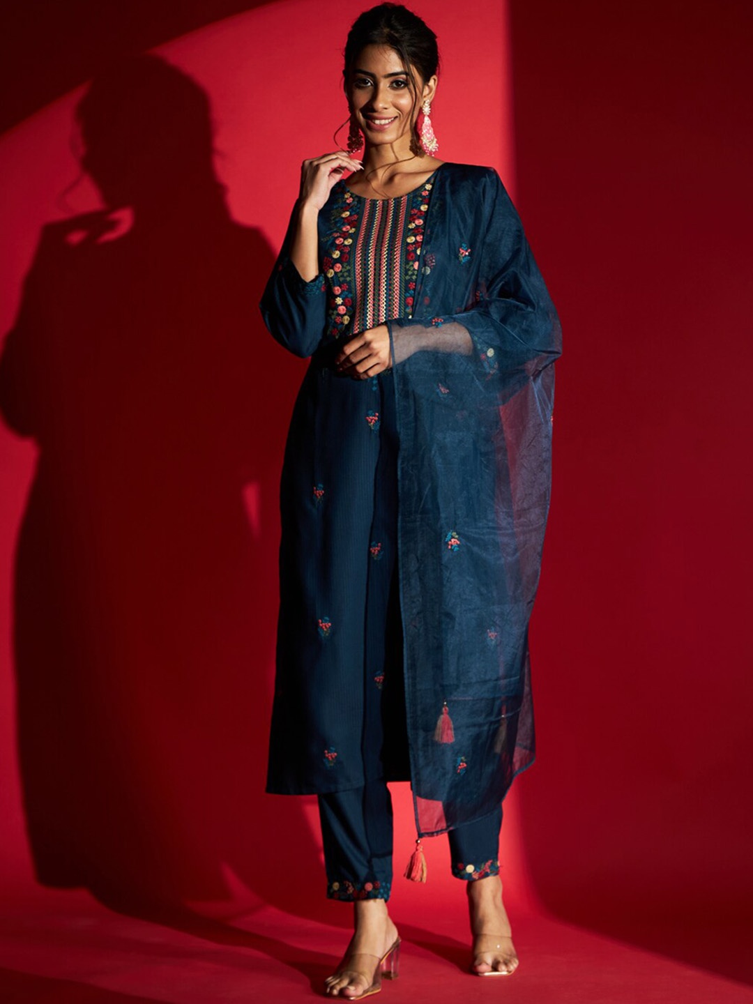 

BESUCHER Floral Printed Round Neck Straight Kurta with Trousers Dupatta, Teal