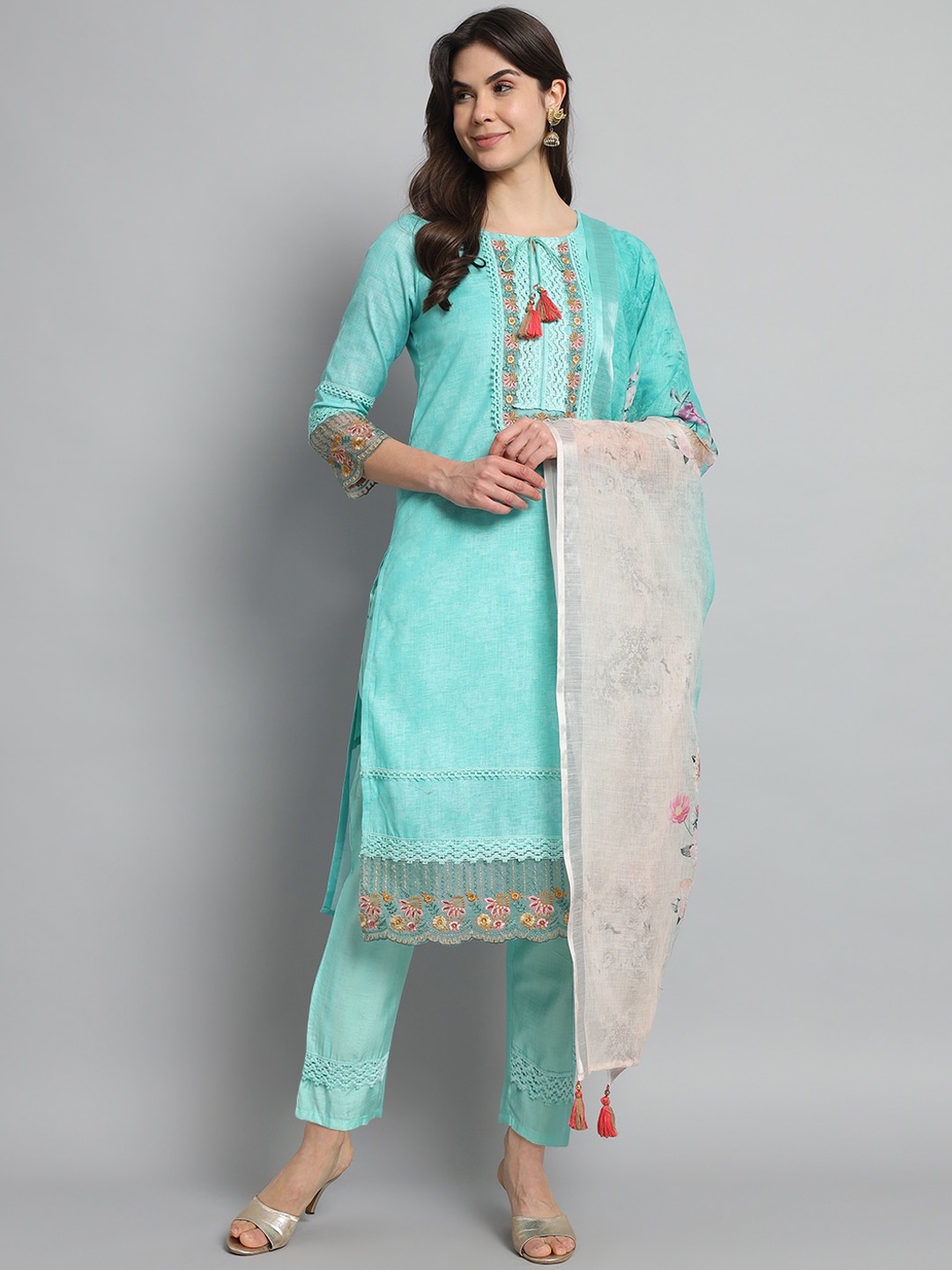 

BESUCHER Floral Yoke Design Thread Work Tie-Up Neck Straight Kurta with Trousers Dupatta, Blue