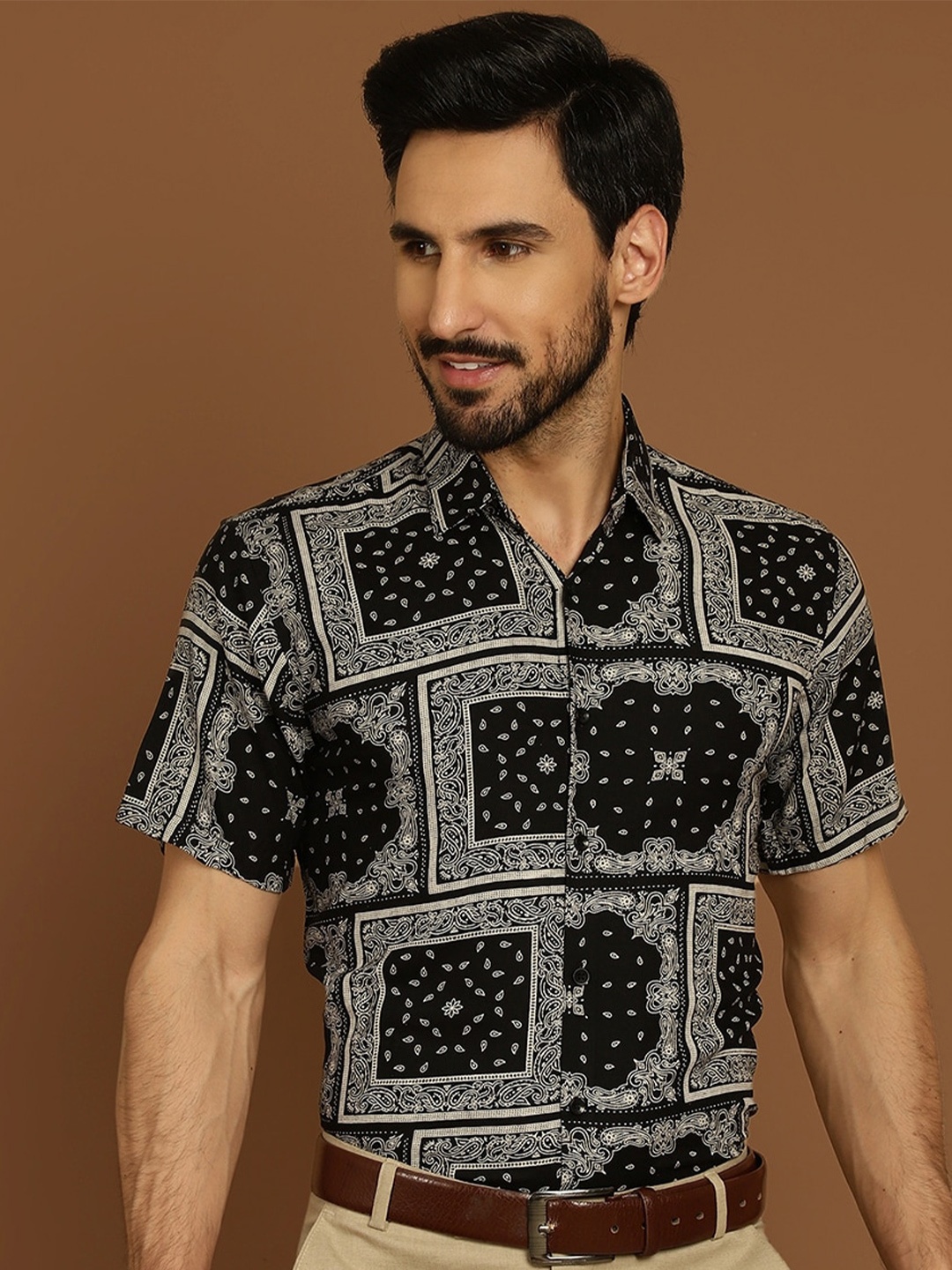 

Indian Needle Paisley Printed Spread Collar Formal Shirt, Black