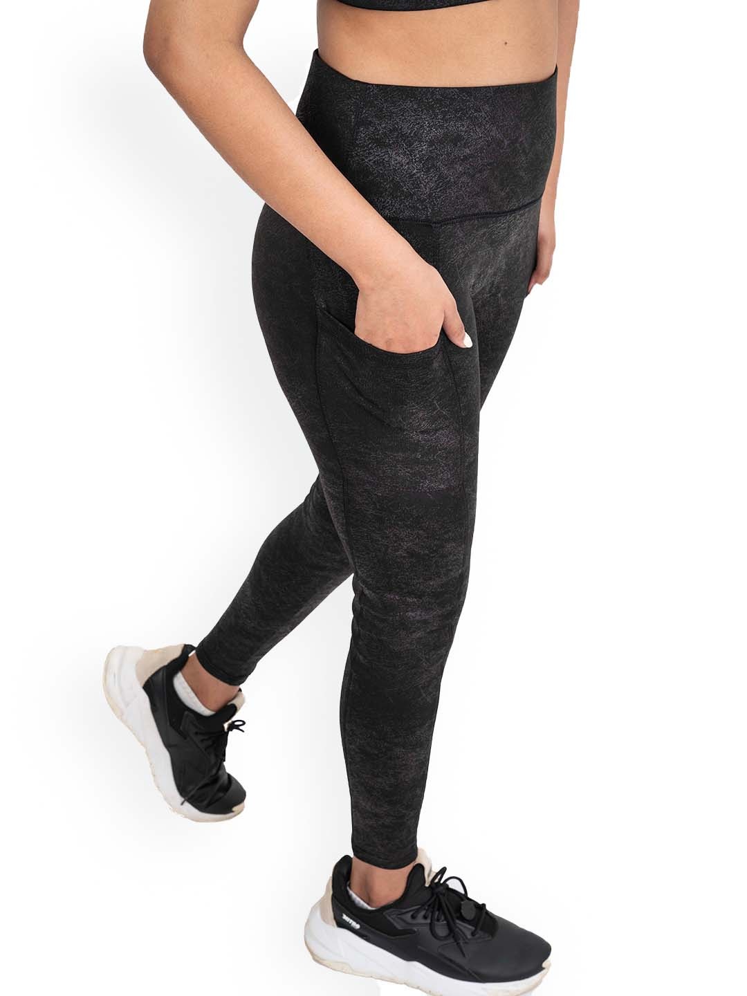

THEFITTHEORY Women Abstract Printed Antibacterial Ankle-Length Training Tights, Black