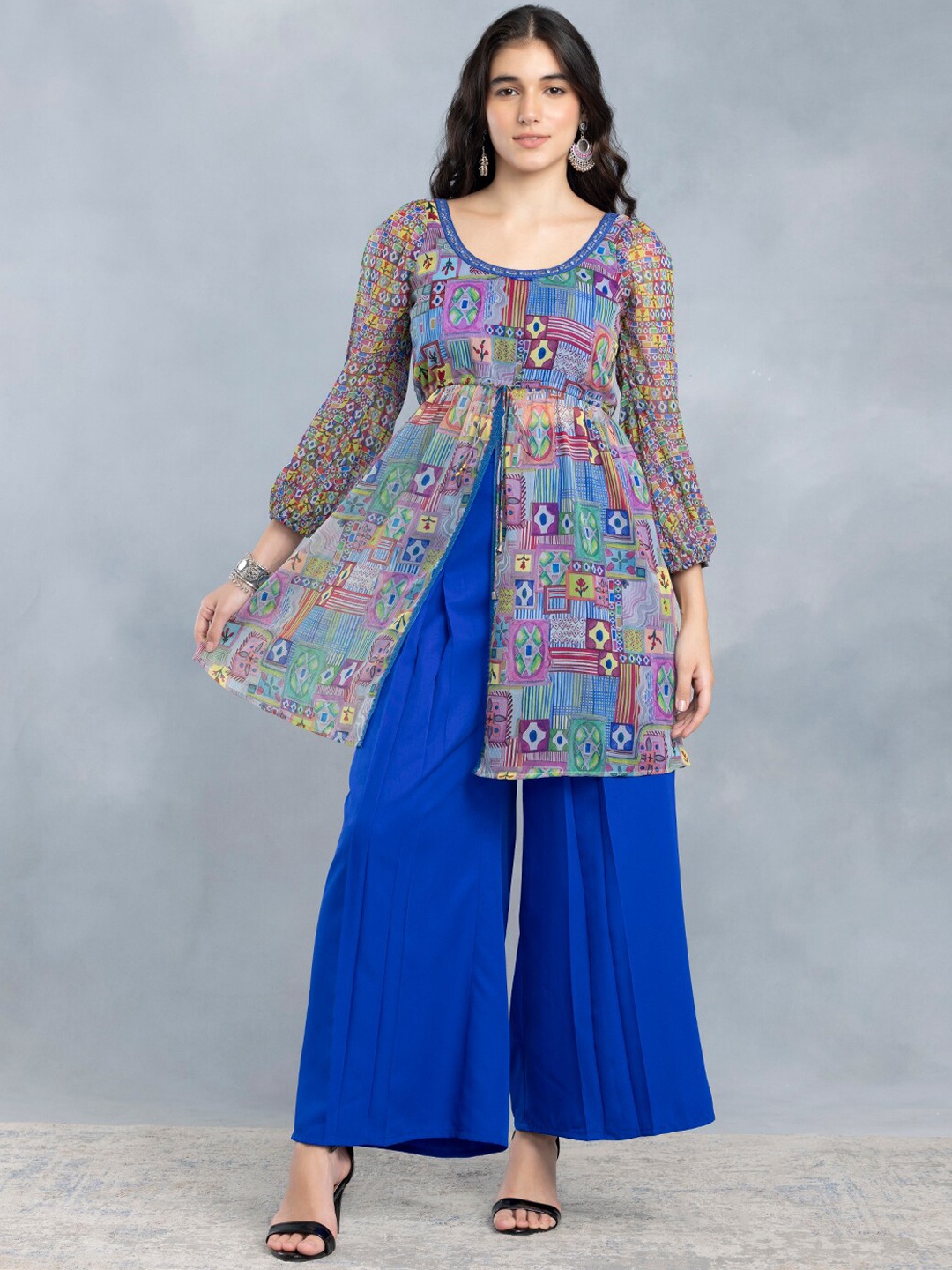

SHAYE Floral Printed Empire Mirror Work Kurti with Palazzos, Blue