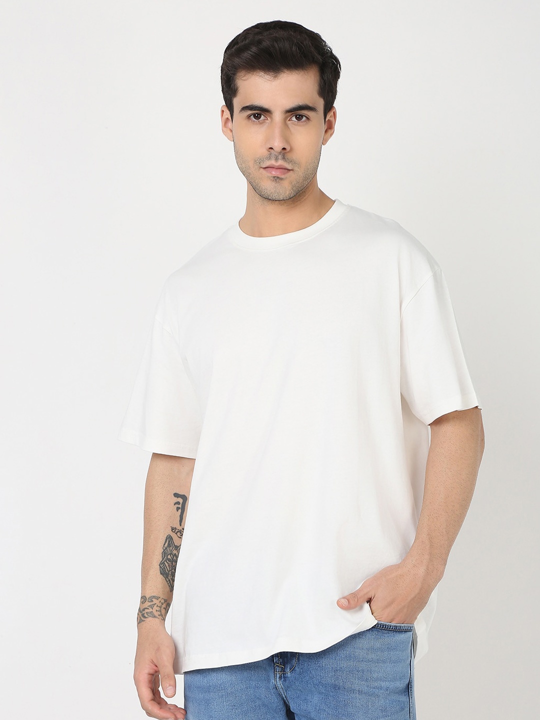 

R&B Short Sleeves Round Neck Cotton Oversized T-shirt, White