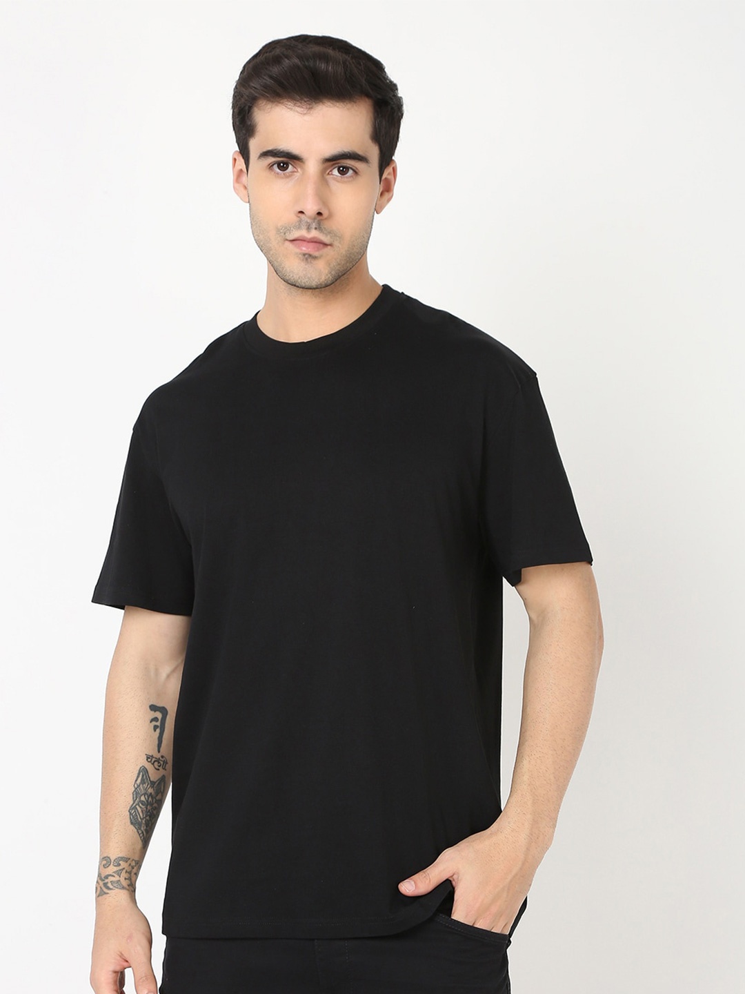 

R&B Round Neck Short Sleeves Cotton Oversized T-shirt, Black