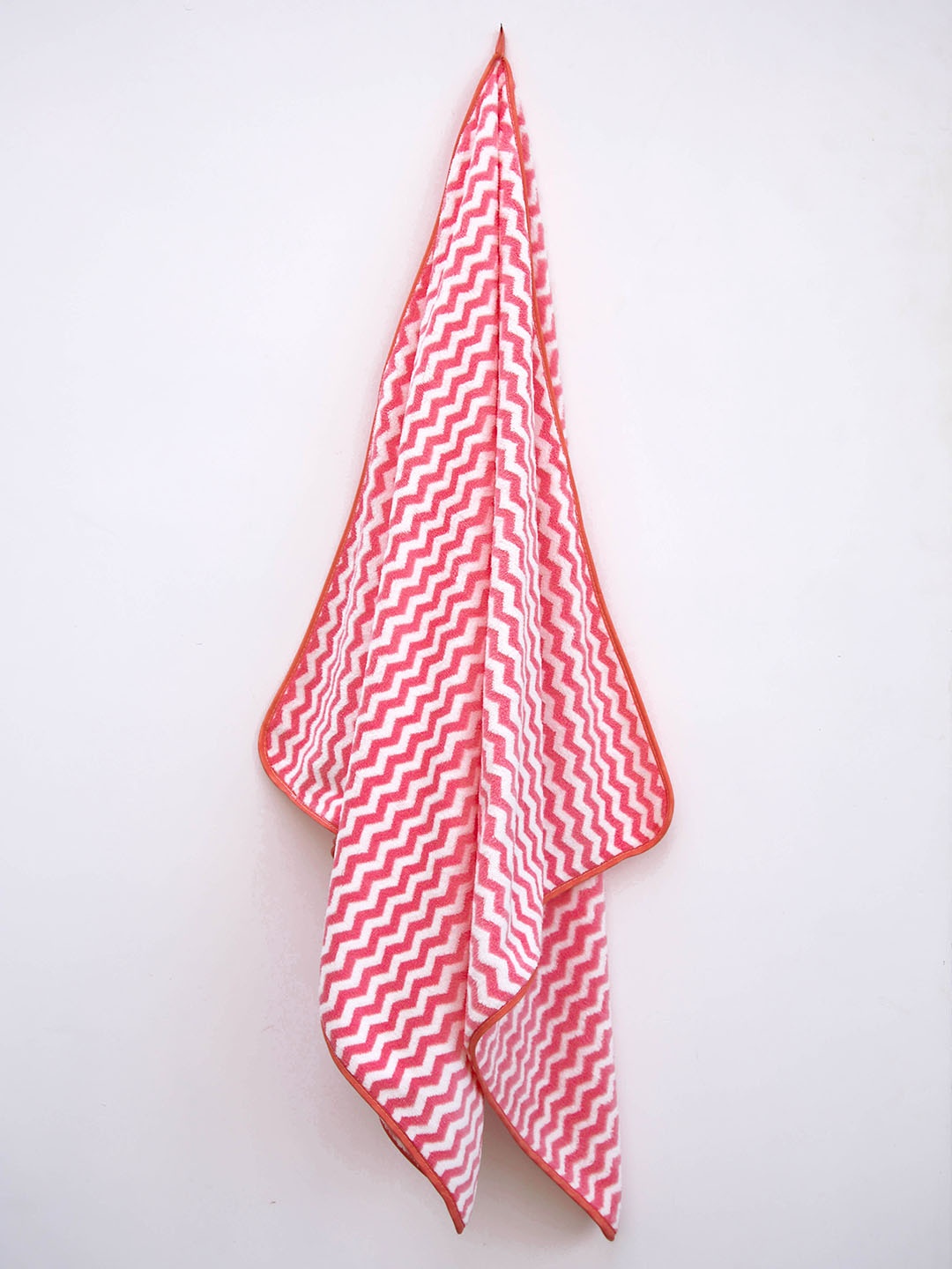 

Ariana Pink Printed High Absorbent Bath Towel 400 GSM
