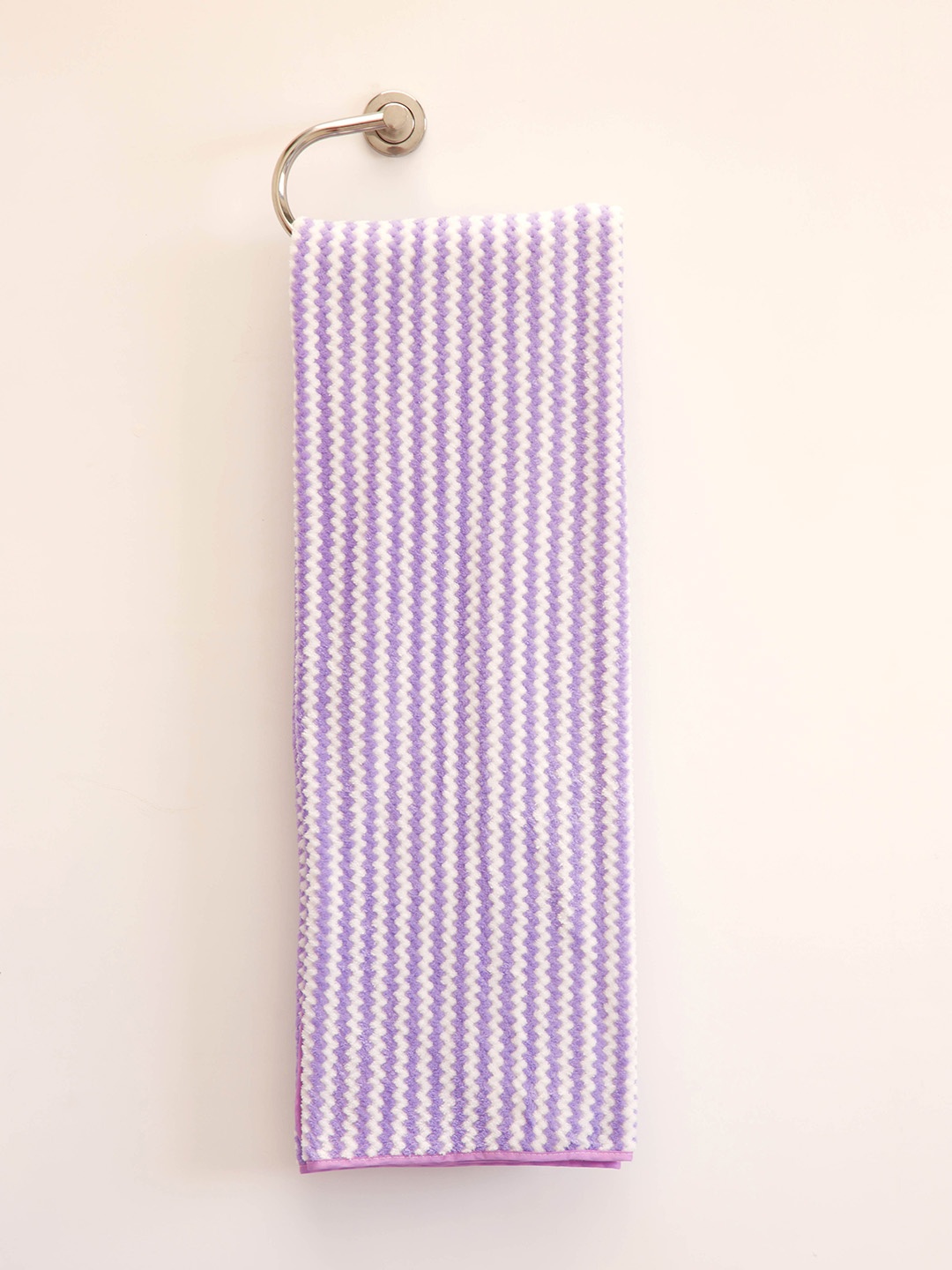 

Ariana Lavender Printed High Absorbent Bath Towel 400 GSM