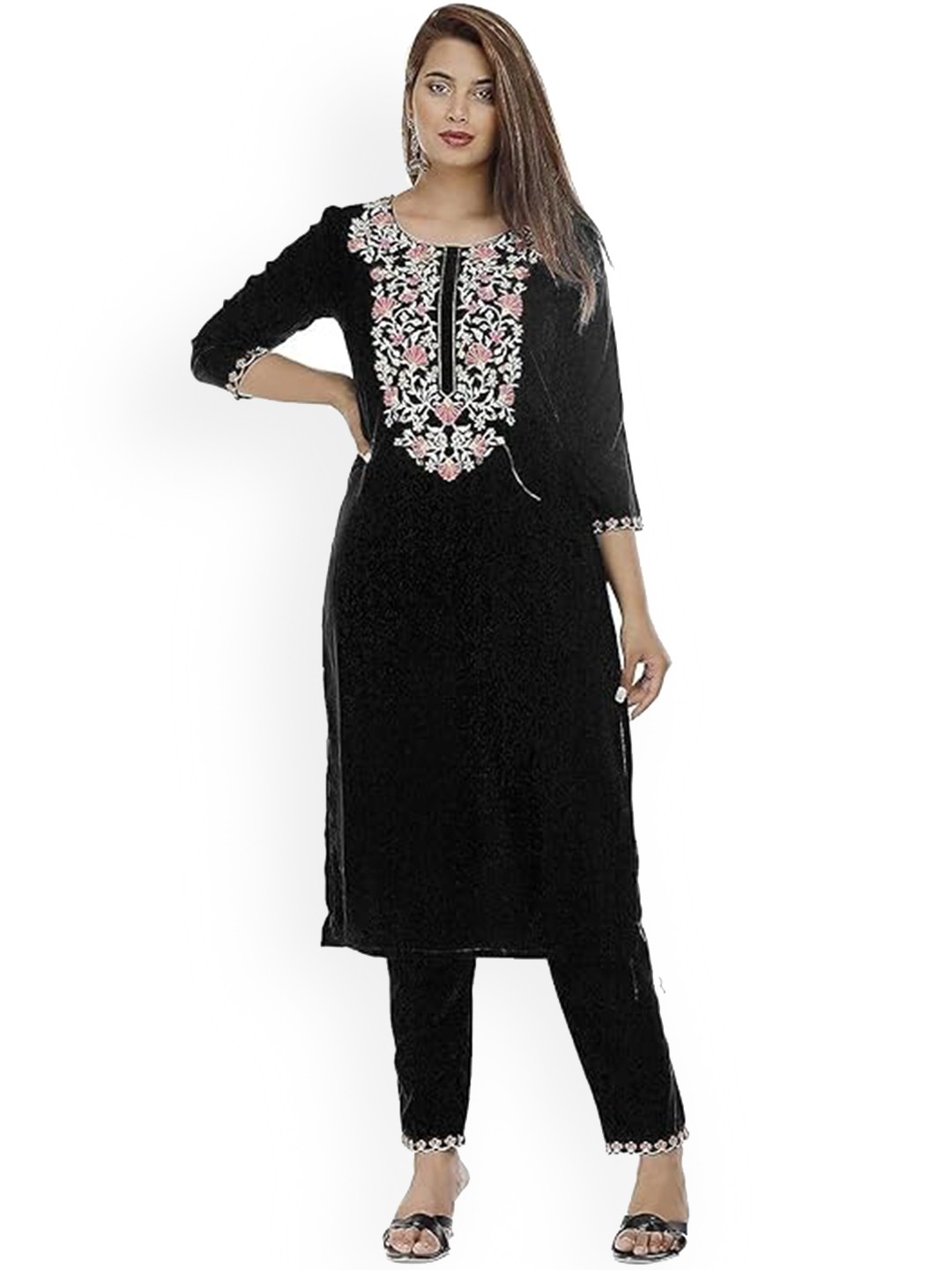 

ASHVMEGH Floral Embroidered Thread Work Round Neck Kurta With Trousers, Black