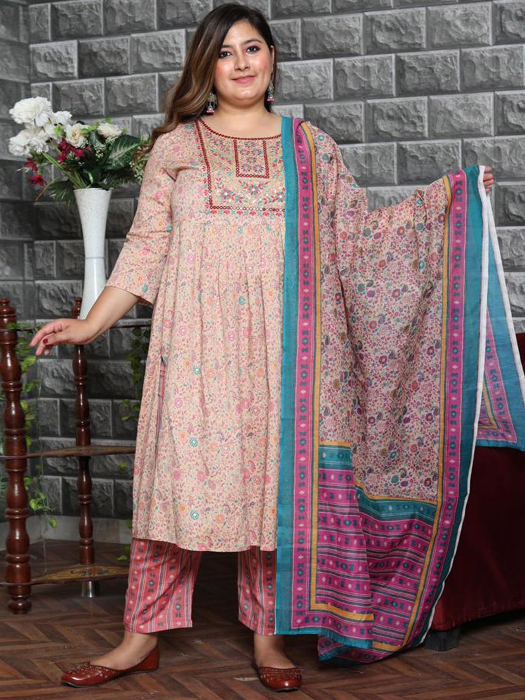 

PUMPUI Floral Embroidered Empire Plus Size Kurta With Trousers & Dupatta, Pink