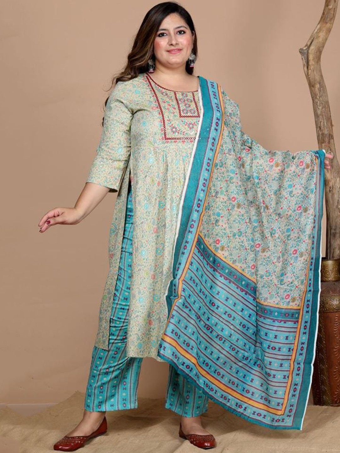 

PUMPUI Floral Embroidered Regular Plus Size Kurta With Trousers & Dupatta, Blue