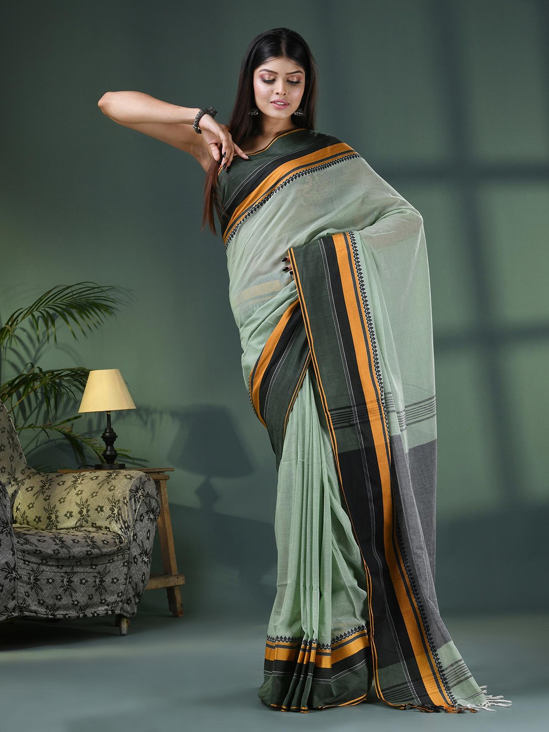 

Angoshobha Zari Pure Cotton Saree, Green