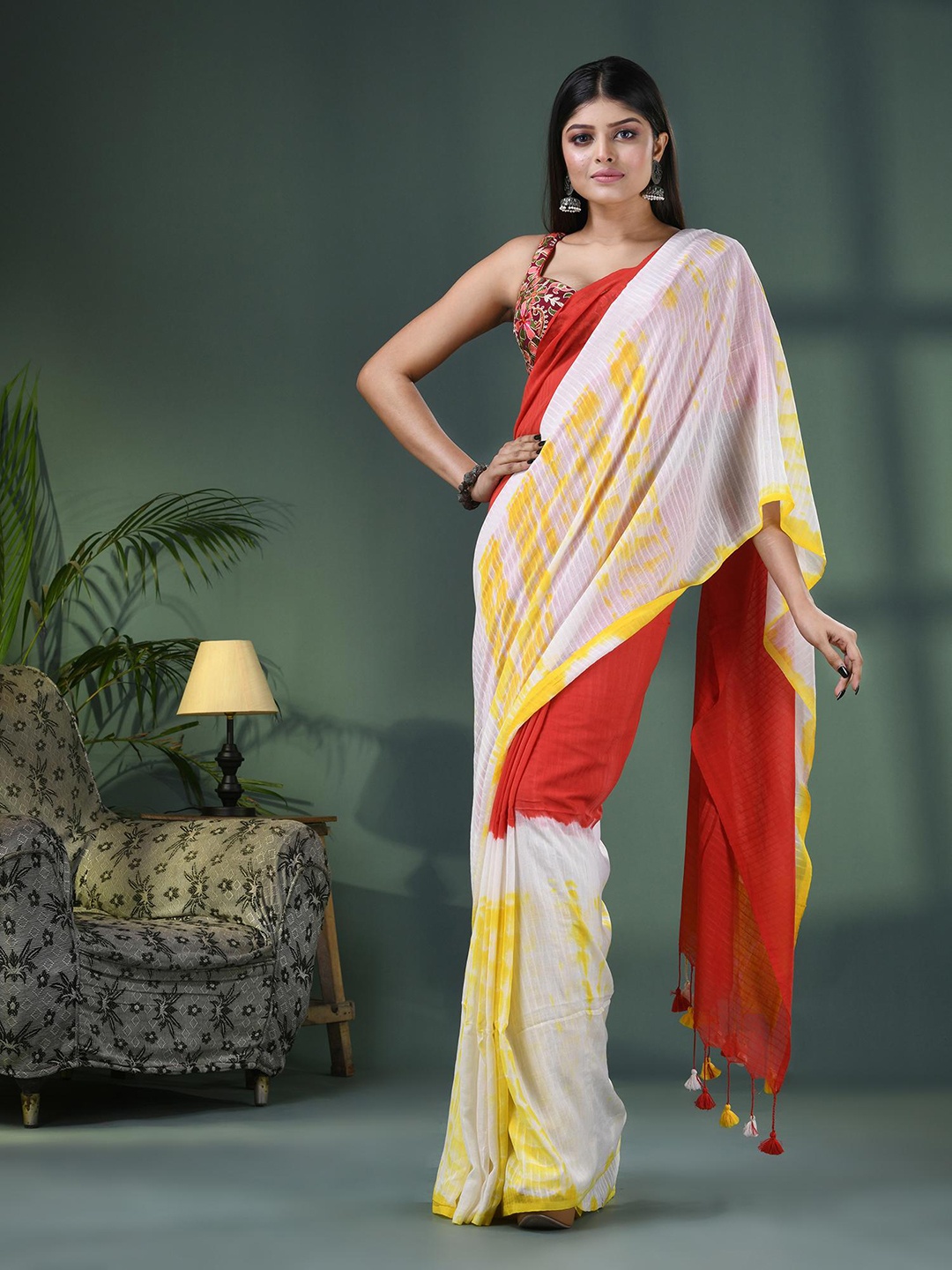 

Angoshobha Tie and Dye Pure Cotton Saree, Red